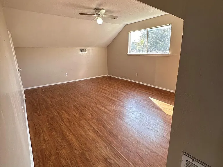 17210 Woodburn Dr — Photo 21