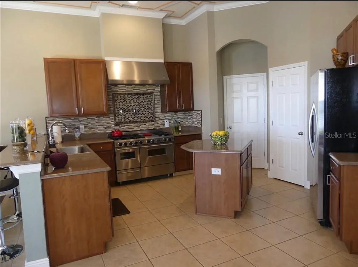 4 bed, 2854 sqft, $2,500 — Photo 3