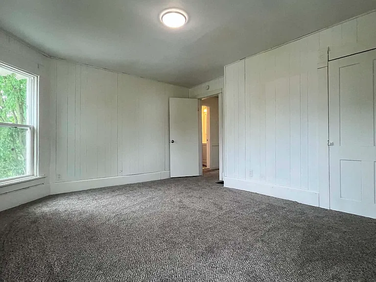 428 Foster Ave — Photo 13