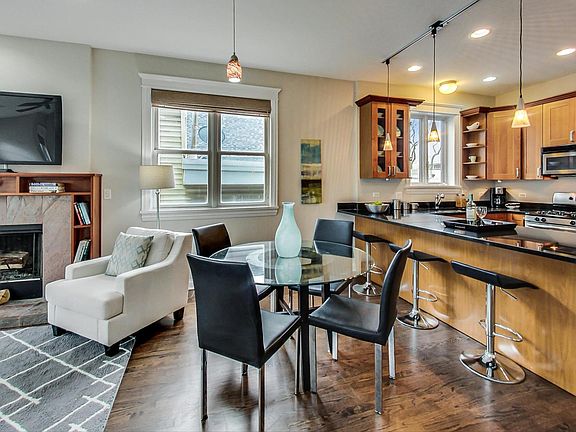 5th image of 2630 N Washtenaw Ave APT 2S