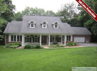 18024 Oakhill Trail Ct, Chesterfield, MO 63005