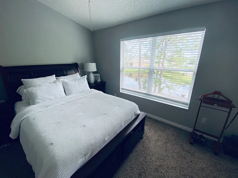 639 Vallance Way NE — Photo 33