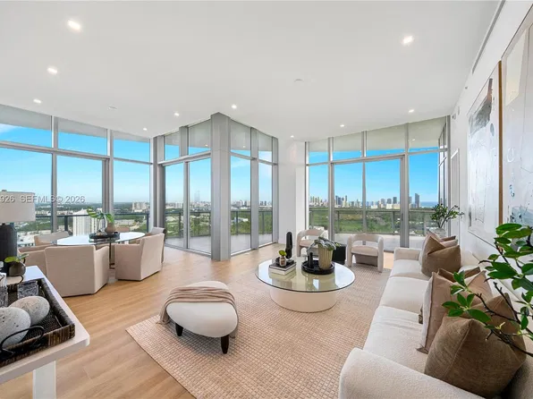 2411 Laguna Cir #3211, Miami, FL 33181