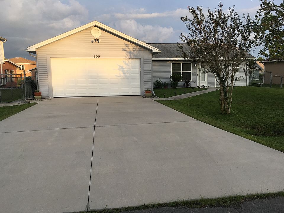 1st image of 205 Banbury Pl