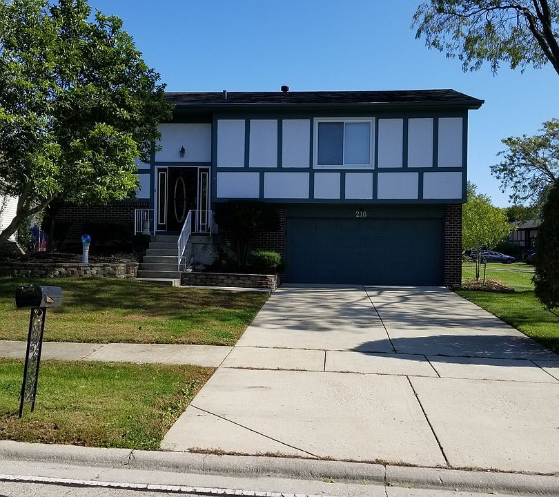 1st image of 216 Aspen Dr