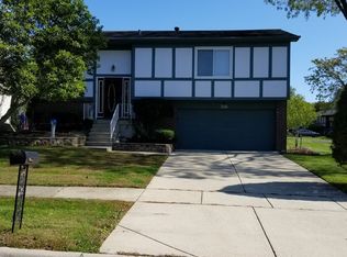 216 Aspen Dr, Bolingbrook, IL 60440