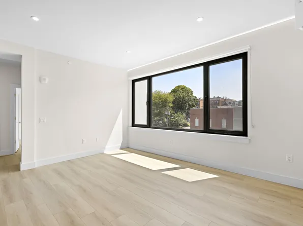 4525 Bergenwood Avenue image 53 of 74