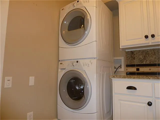 2100 Tanglewilde St #8 — Photo 9