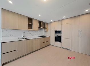 13768 100th Ave #2210, Surrey, BC V3T 0L3