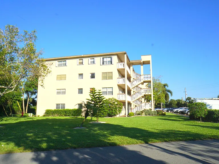 401 Southampton Dr #A-401 — Photo 33