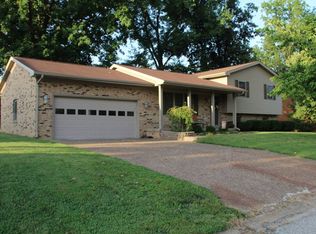 7788 Ridgemont Dr, Newburgh, IN 47630