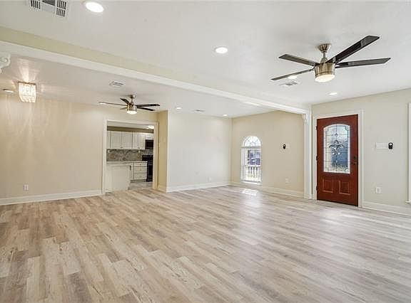 4th image of 3821 Haring Rd