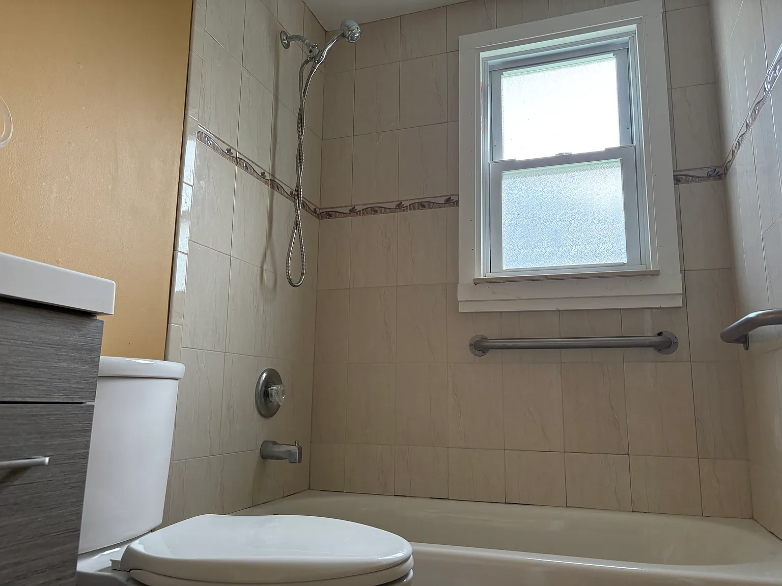 3 bed, 952 sqft, $2,950 — Photo 4