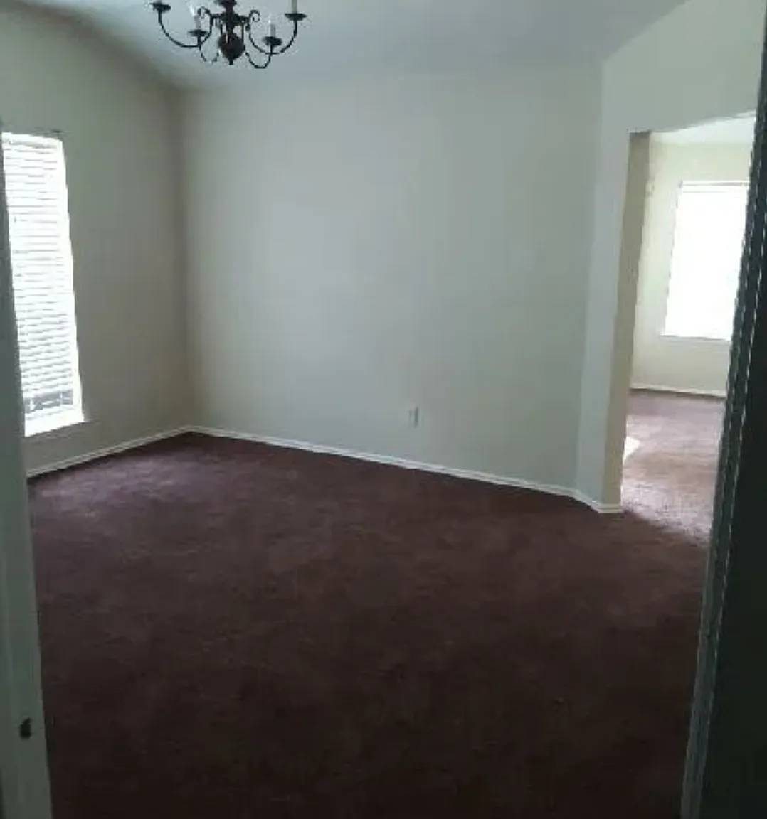 3 bed, 2017 sqft, $1,600 — Photo 3