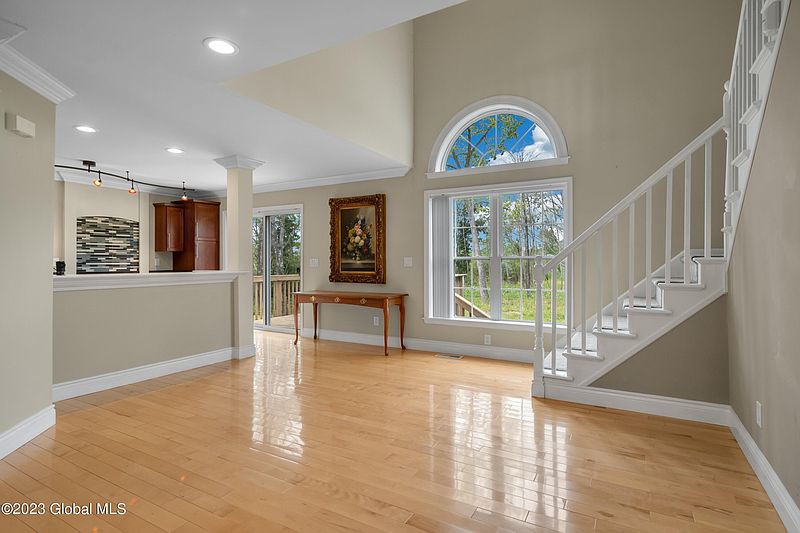 5th image of 569 Columbia Street #Ext