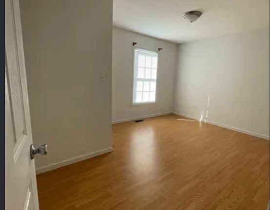 3rd image of 955 Bratton Loop #9