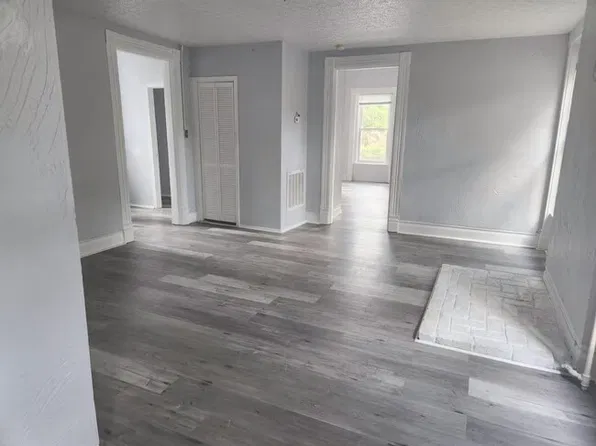 1036 S 7th St, Louisville, KY 40203