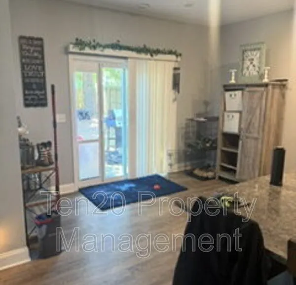 106 White Oak Pl — Photo 2