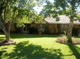 201 Chelsea Dr, Hewitt, TX 76643