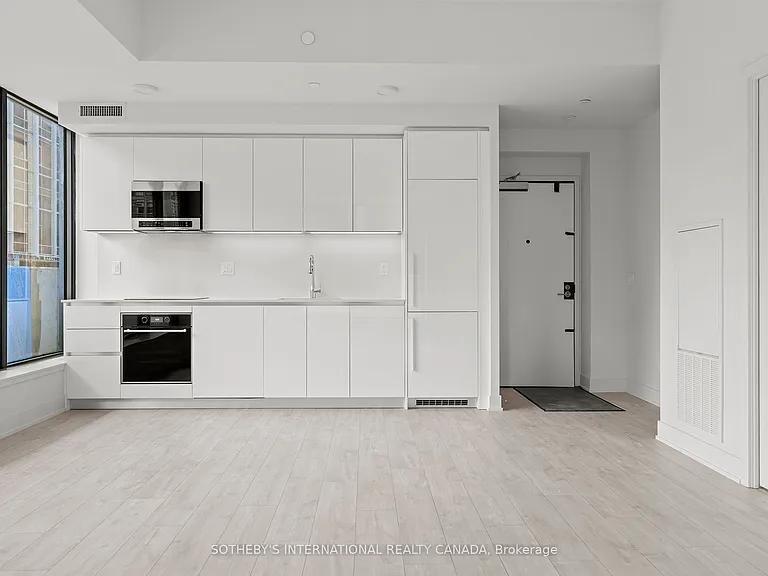 8 Cumberland St #502 — Photo 4