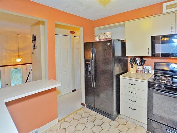 5th image of 3925 Lodge Ave