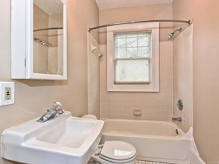 322 Walnut Ave #B — Photo 16