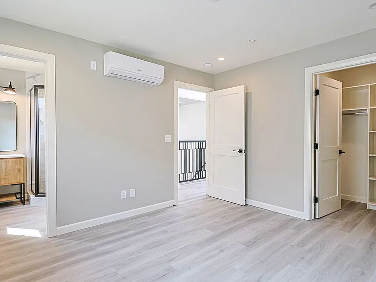 5261 Harmony Ave — Photo 36