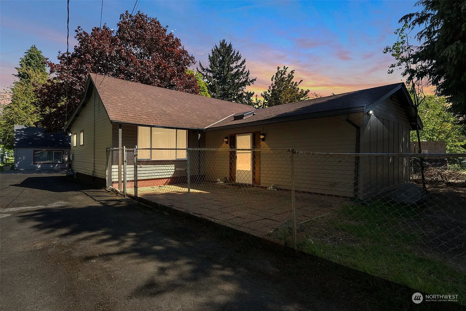 12032 10th Avenue S photo 1