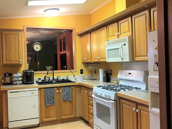 2nd image of 2508 Moore Dr