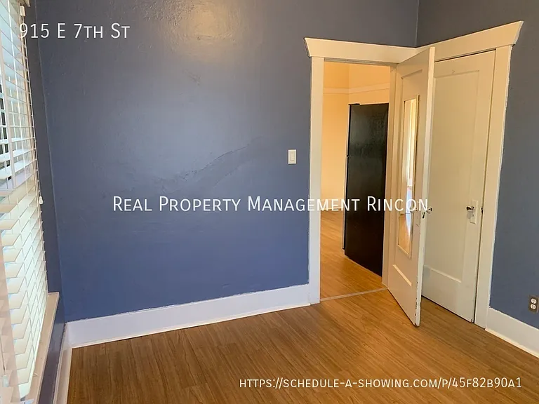 915 E 7th St — Photo 14