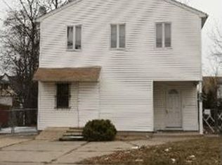 16 Truro Ln, Hempstead, NY 11550