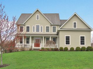 15 Ridgeline Dr, Poughkeepsie, NY 12603