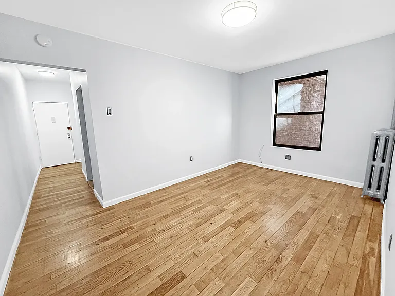 511 W 186th St #C6 — Photo 8