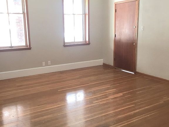 4th image of 702 6th St APT 5