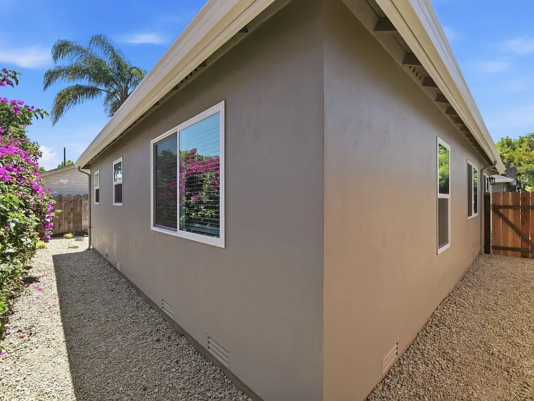 447 Alviso St — Photo 30