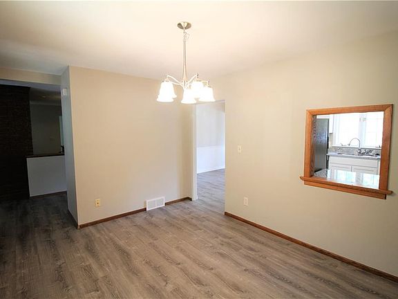 3rd image of 2117 Wedgewood Dr