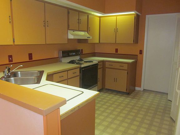 2nd image of 1901 Whisperwood Way