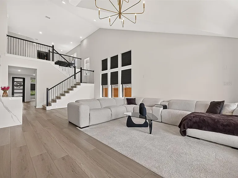 29746 Bur Creek Ln — Photo 13