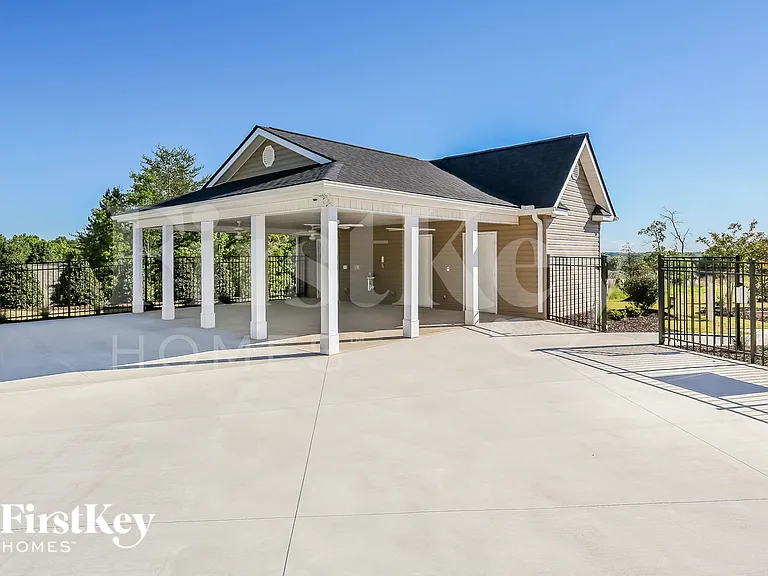 423 Stonefence Dr — Photo 16