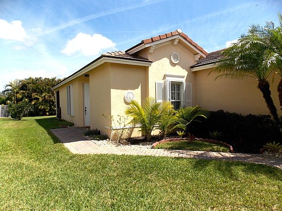 3rd image of 9764 SW Eastbrook Cir