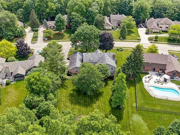 4th image of 9611 Meadow Woods Ln