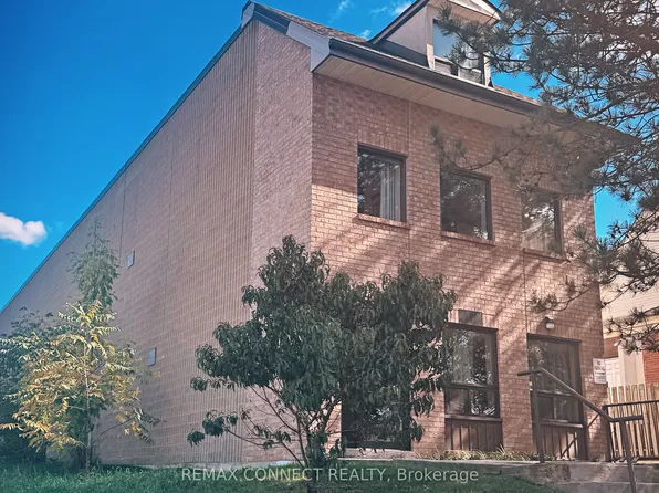 4872 Valley Way #303, Niagara Falls, ON L2E 1W3