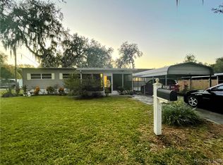 4611 County Road 482 Rd N, Lake Panasoffkee, FL 33538