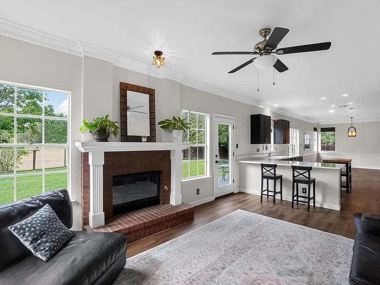 8113 Willet Trl — Photo 3