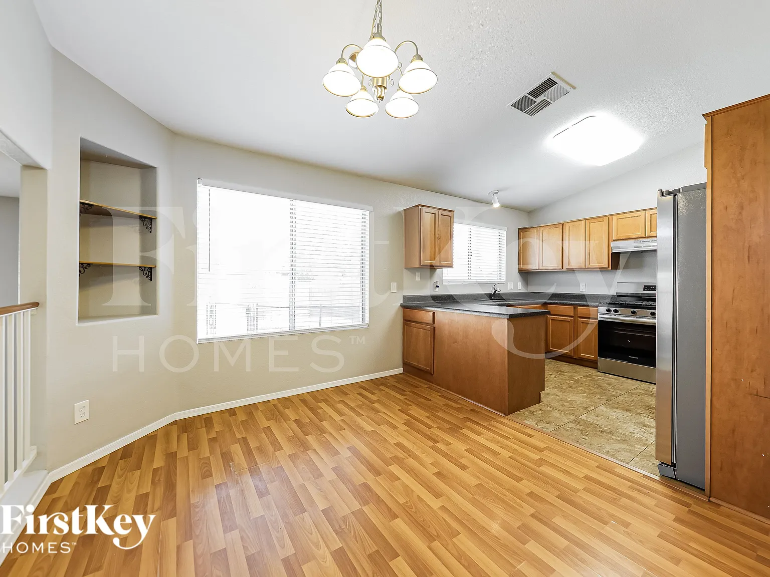 3 bed, 2.5 bath, 1832 sqft, $2,540 — Photo 4