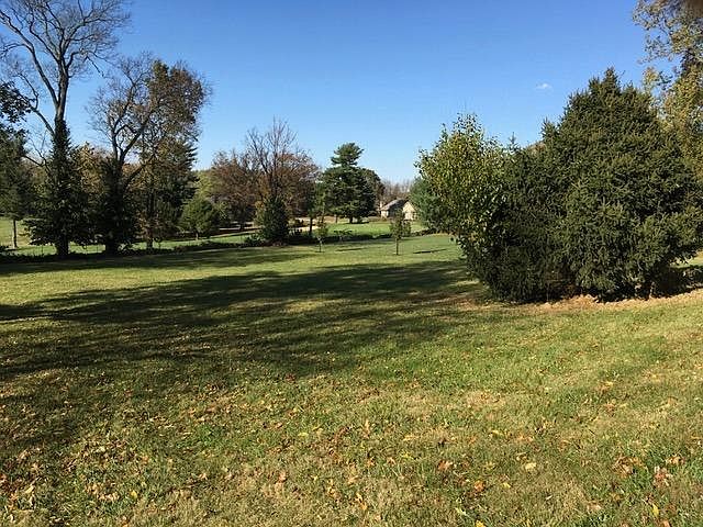 1st image of 530 Country Ln