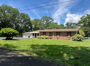 69 Cedar Cir, Guntersville, AL 35976