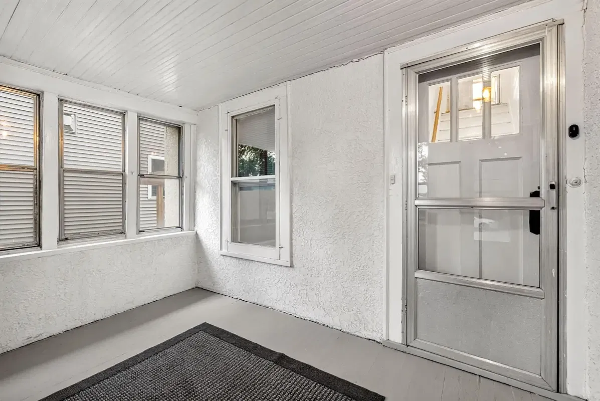 2 bed, 750 sqft, $1,100 — Photo 4