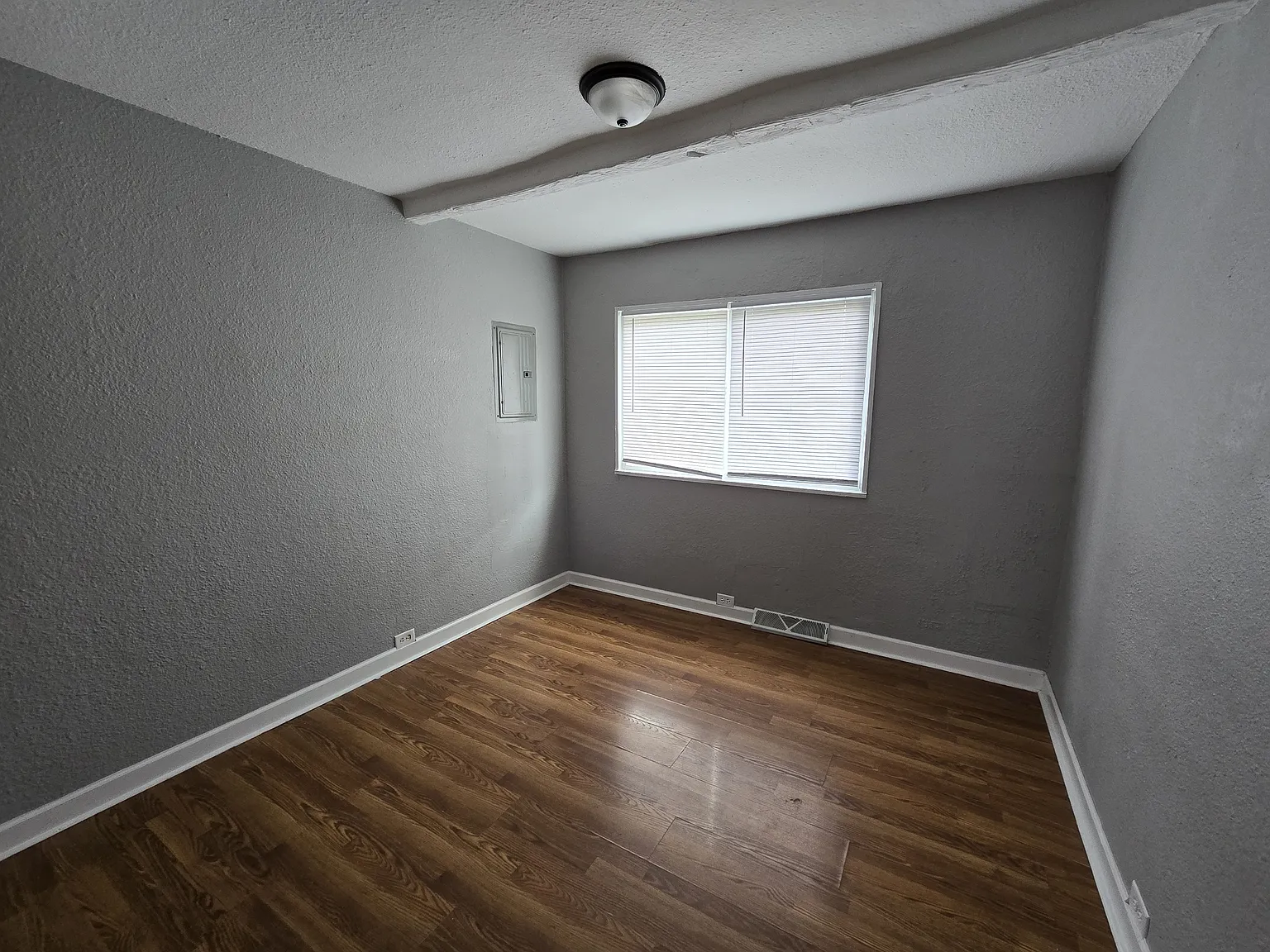 1010 Kinyon St - 1 — Photo 2