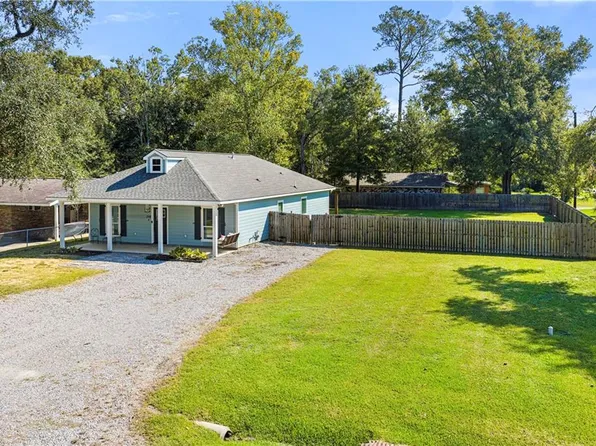 210 N 2nd St, Ponchatoula, LA 70454